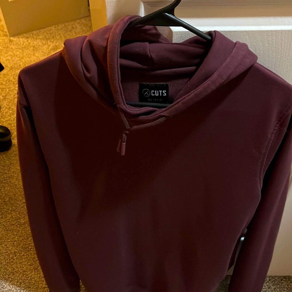 Cuts Clothing - Hoodie - Maroon - Medium - like new condition